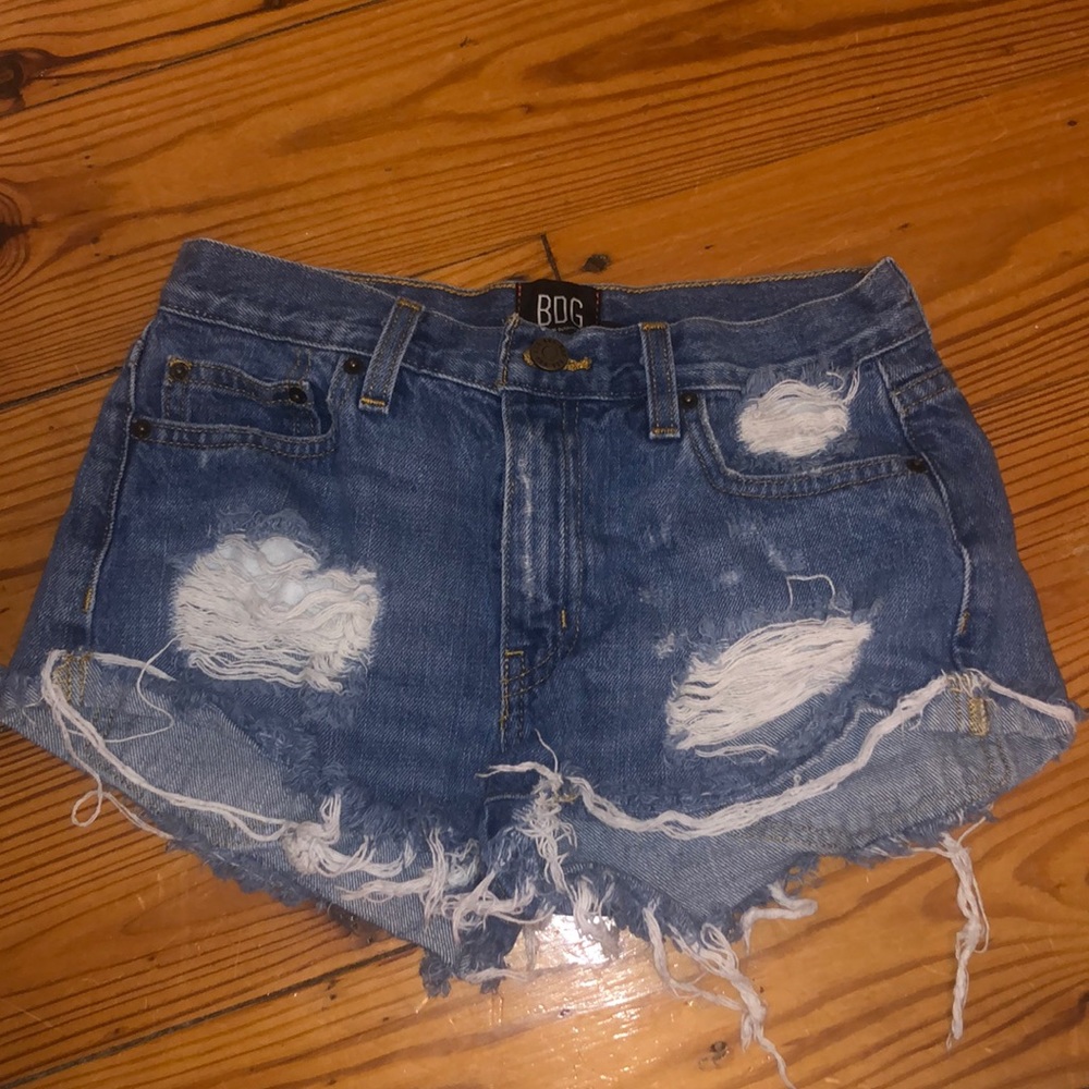 BDG boyfriend low rise denim shorts